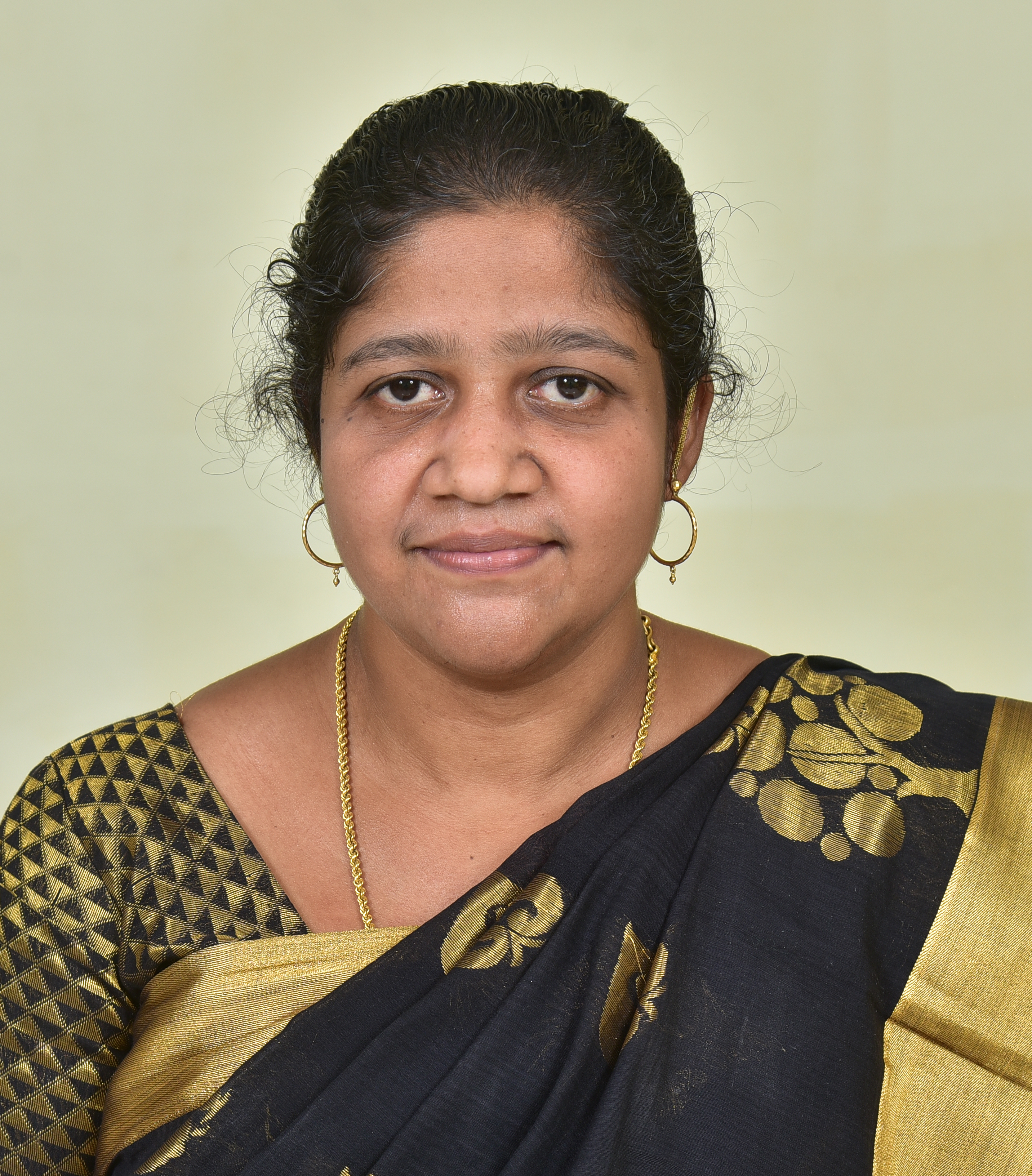 Dr. R. Bersia Loyisal